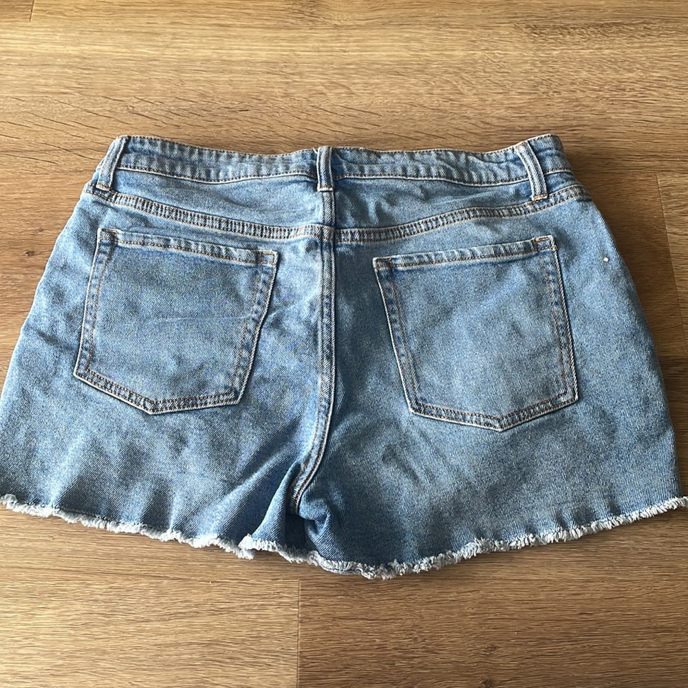 High Rise Shorts - Picture 2 of 4